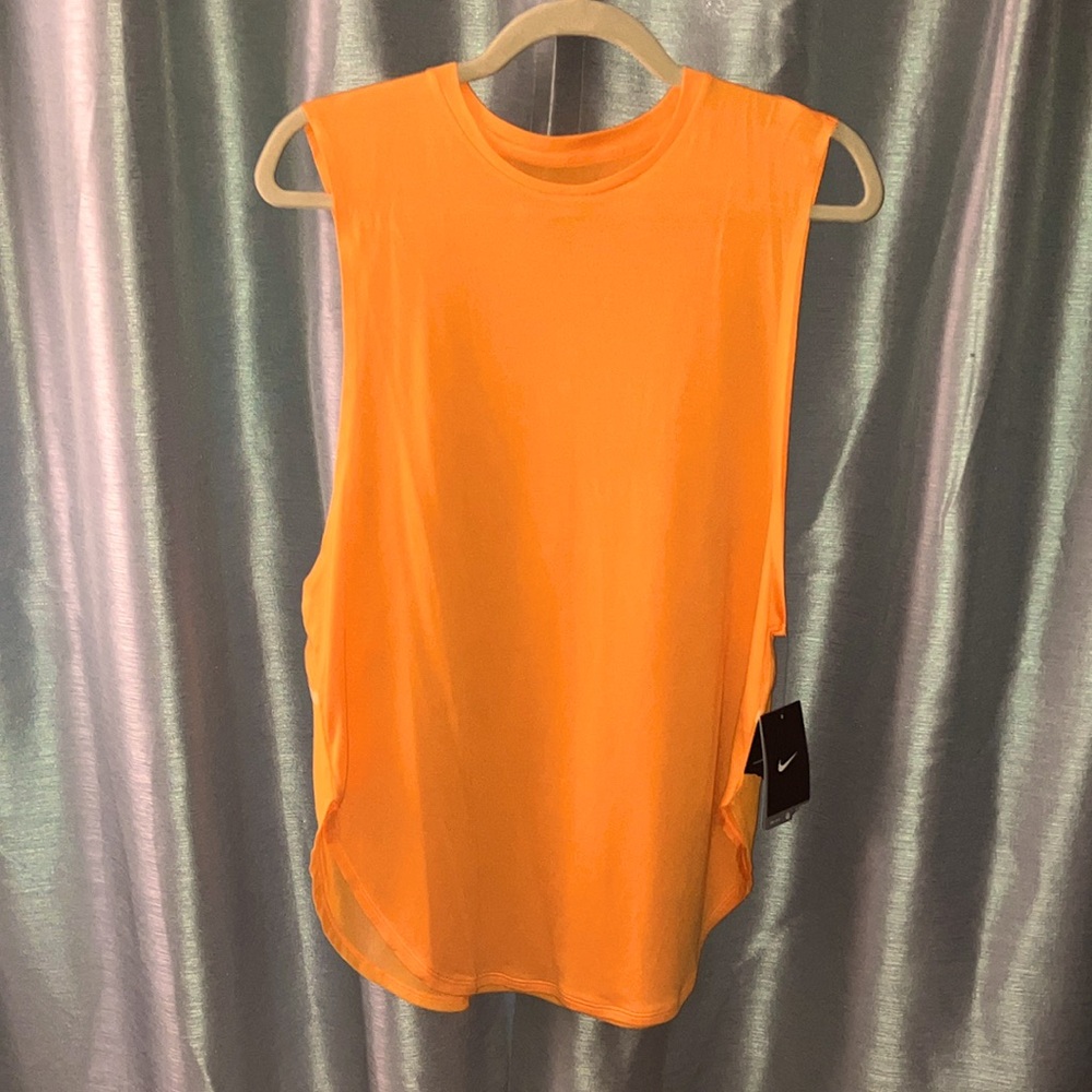 ~NWT Nike Women's Elevated Tank Top/Sz M ~
